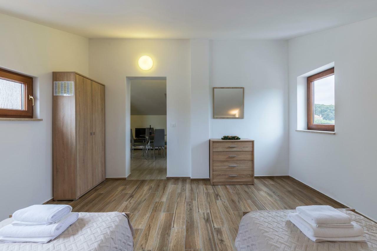 Apartmani Suzi Pula Exterior foto