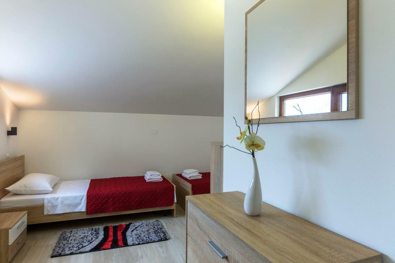 Apartmani Suzi Pula Exterior foto